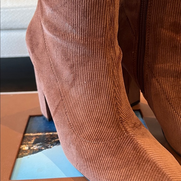 Nine West Stretch Brown Corduroy Ankle BootsSz 8 - Picture 2 of 5